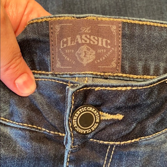 Distressed Skinny Jeans - Picture 15 of 16